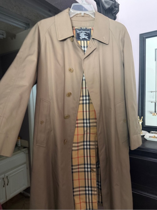 Burberry Jackets & Blazers - Burberry Tan Trench Coat with Signature Check Lining